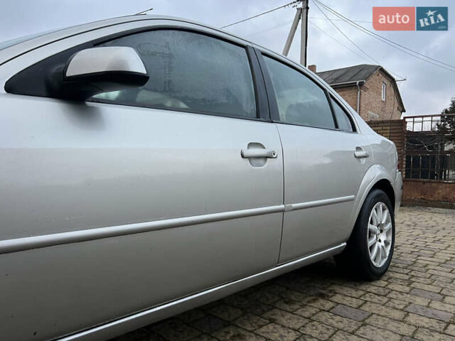 Серый Форд Мондео, объемом двигателя 1.99 л и пробегом 284 тыс. км за 2949 $, фото 12 на Automoto.ua