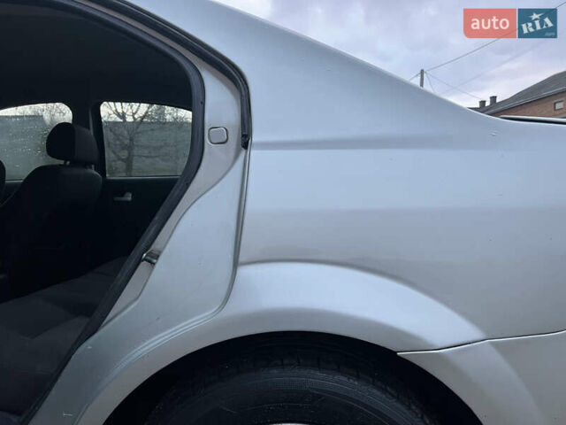 Серый Форд Мондео, объемом двигателя 1.99 л и пробегом 284 тыс. км за 2949 $, фото 20 на Automoto.ua