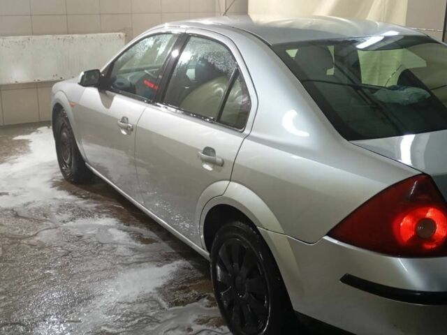 Серый Форд Мондео, объемом двигателя 1.8 л и пробегом 313 тыс. км за 3000 $, фото 2 на Automoto.ua