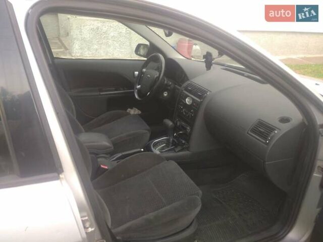 Сірий Форд Мондео, об'ємом двигуна 2 л та пробігом 328 тис. км за 4500 $, фото 6 на Automoto.ua