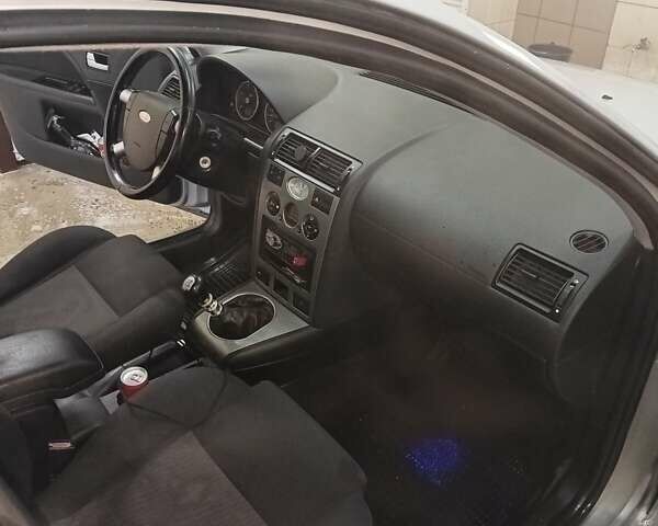 Серый Форд Мондео, объемом двигателя 2 л и пробегом 212 тыс. км за 3000 $, фото 14 на Automoto.ua