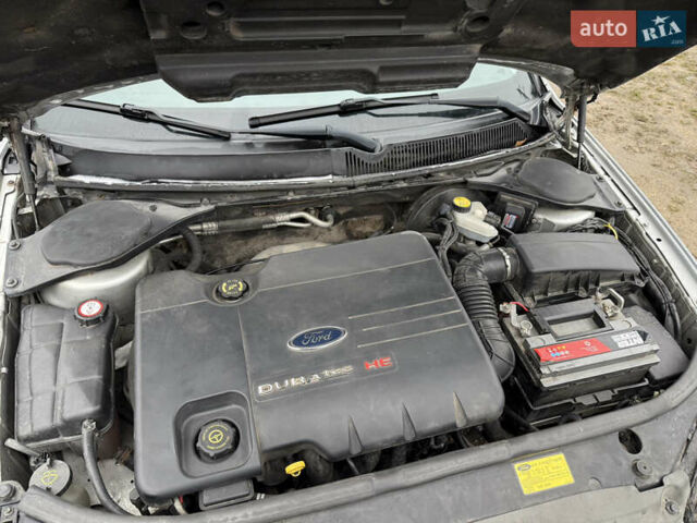 Серый Форд Мондео, объемом двигателя 1.8 л и пробегом 291 тыс. км за 2350 $, фото 4 на Automoto.ua