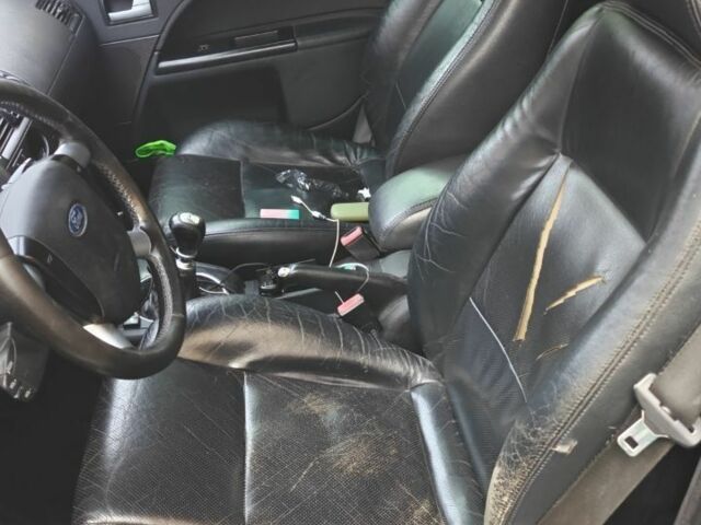 Серый Форд Мондео, объемом двигателя 2.5 л и пробегом 367 тыс. км за 2837 $, фото 4 на Automoto.ua