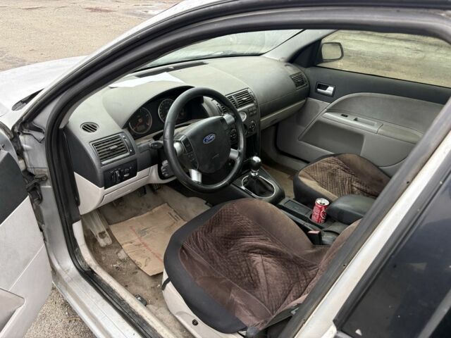 Серый Форд Мондео, объемом двигателя 2 л и пробегом 400 тыс. км за 1500 $, фото 4 на Automoto.ua