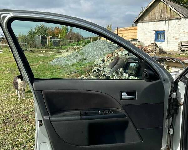 Серый Форд Мондео, объемом двигателя 1.8 л и пробегом 320 тыс. км за 1700 $, фото 13 на Automoto.ua