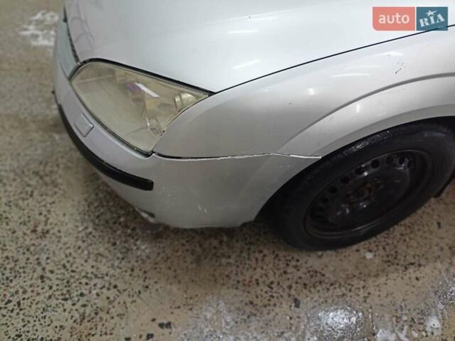 Серый Форд Мондео, объемом двигателя 2 л и пробегом 212 тыс. км за 3000 $, фото 2 на Automoto.ua