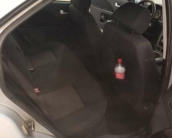 Серый Форд Мондео, объемом двигателя 2 л и пробегом 212 тыс. км за 3000 $, фото 13 на Automoto.ua