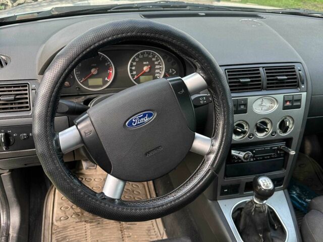 Серый Форд Мондео, объемом двигателя 1.8 л и пробегом 310 тыс. км за 1700 $, фото 11 на Automoto.ua