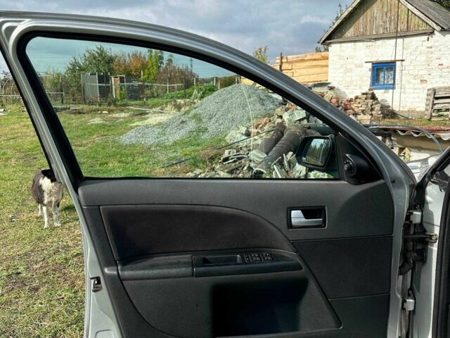 Серый Форд Мондео, объемом двигателя 1.8 л и пробегом 310 тыс. км за 1700 $, фото 9 на Automoto.ua