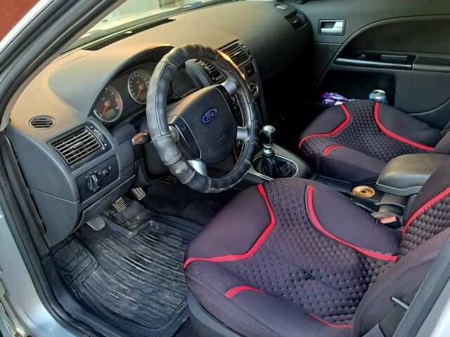 Серый Форд Мондео, объемом двигателя 1.8 л и пробегом 400 тыс. км за 3300 $, фото 3 на Automoto.ua