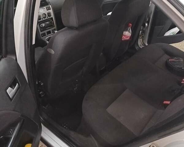 Серый Форд Мондео, объемом двигателя 2 л и пробегом 212 тыс. км за 3000 $, фото 12 на Automoto.ua