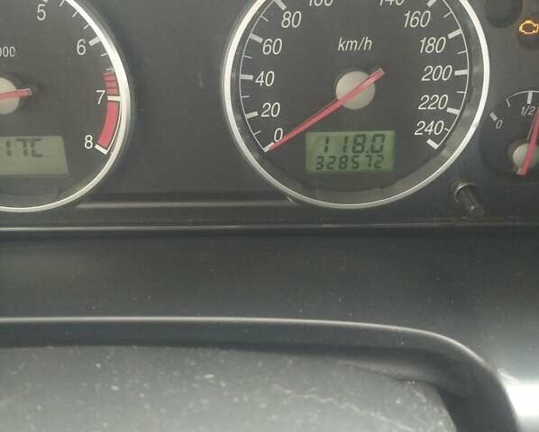 Сірий Форд Мондео, об'ємом двигуна 2 л та пробігом 328 тис. км за 4500 $, фото 7 на Automoto.ua