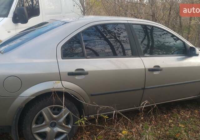 Серый Форд Мондео, объемом двигателя 1.8 л и пробегом 360 тыс. км за 2850 $, фото 11 на Automoto.ua