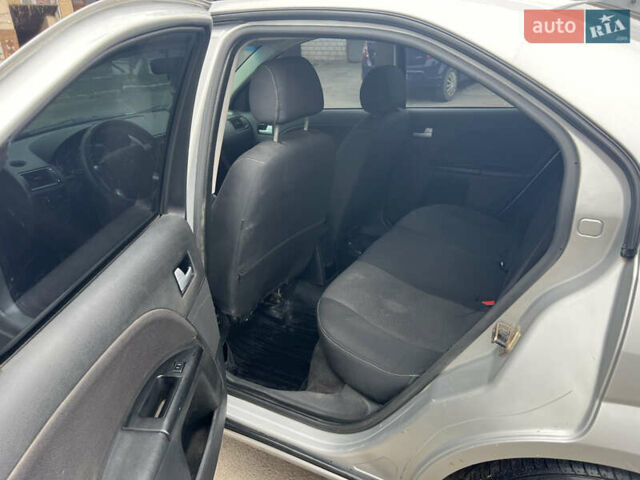 Серый Форд Мондео, объемом двигателя 1.8 л и пробегом 400 тыс. км за 3800 $, фото 4 на Automoto.ua