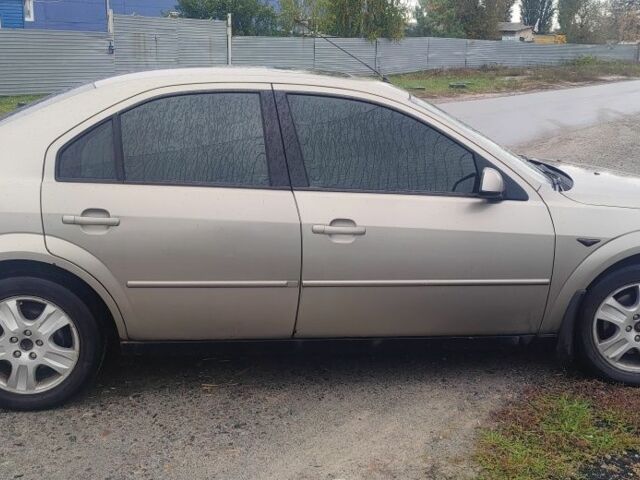 Сірий Форд Мондео, об'ємом двигуна 2 л та пробігом 385 тис. км за 2850 $, фото 3 на Automoto.ua