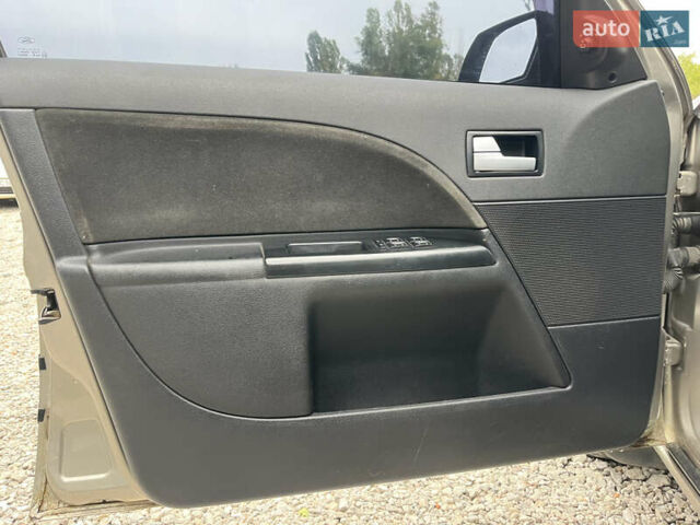 Серый Форд Мондео, объемом двигателя 2 л и пробегом 172 тыс. км за 4300 $, фото 10 на Automoto.ua