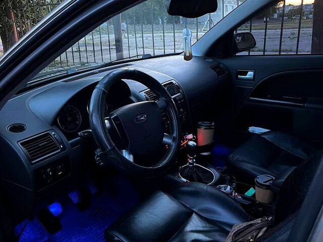 Серый Форд Мондео, объемом двигателя 2 л и пробегом 323 тыс. км за 3400 $, фото 2 на Automoto.ua