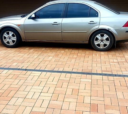 Серый Форд Мондео, объемом двигателя 2 л и пробегом 262 тыс. км за 3200 $, фото 3 на Automoto.ua