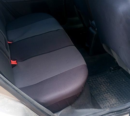 Серый Форд Мондео, объемом двигателя 2 л и пробегом 262 тыс. км за 3200 $, фото 5 на Automoto.ua