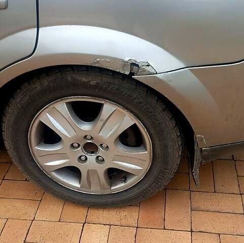 Сірий Форд Мондео, об'ємом двигуна 2 л та пробігом 262 тис. км за 3200 $, фото 5 на Automoto.ua