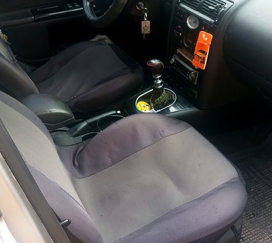 Серый Форд Мондео, объемом двигателя 2 л и пробегом 262 тыс. км за 3200 $, фото 4 на Automoto.ua