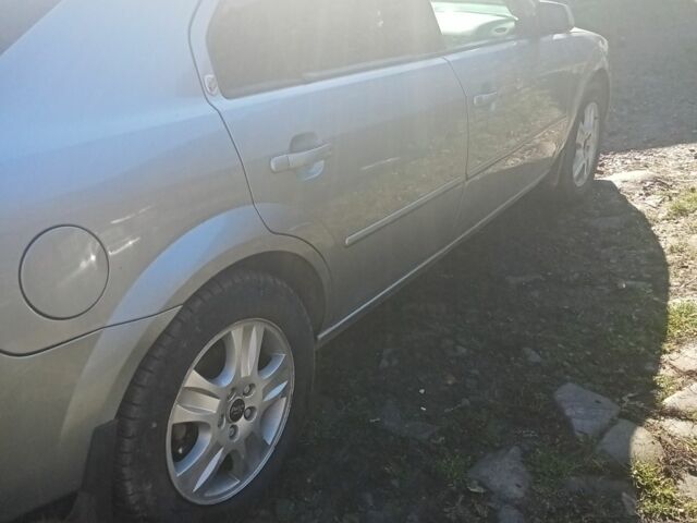 Серый Форд Мондео, объемом двигателя 2 л и пробегом 300 тыс. км за 3300 $, фото 4 на Automoto.ua