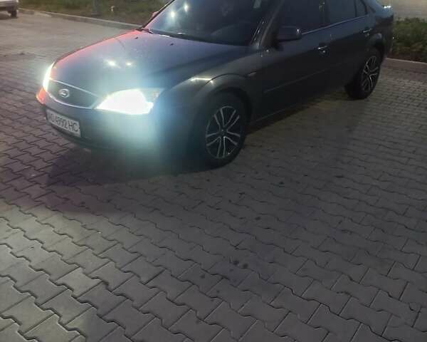 Серый Форд Мондео, объемом двигателя 2 л и пробегом 293 тыс. км за 3000 $, фото 1 на Automoto.ua