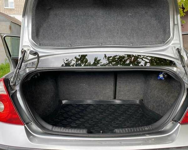 Форд Мондео 2004 в Монастырище на Automoto.ua Серый Форд Мондео, объемом двигателя 2 л и пробегом 287 тыс. км за 4100 $, фото 13 на Automoto.ua