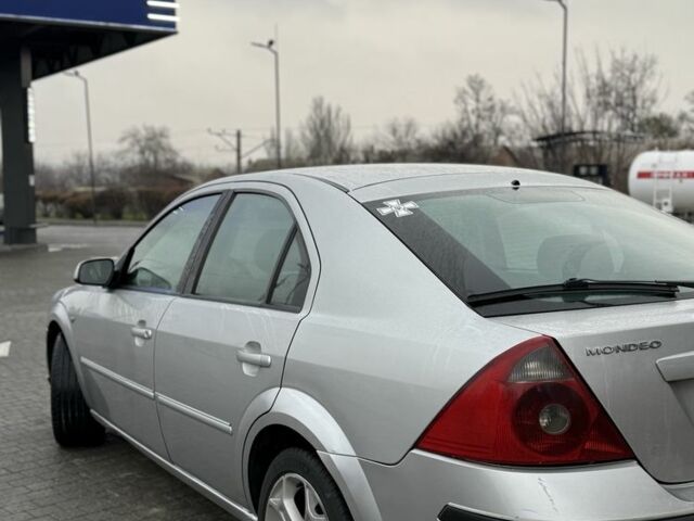 Сірий Форд Мондео, об'ємом двигуна 2 л та пробігом 268 тис. км за 1900 $, фото 3 на Automoto.ua