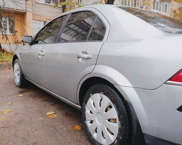 Сірий Форд Мондео, об'ємом двигуна 2.02 л та пробігом 280 тис. км за 3250 $, фото 12 на Automoto.ua