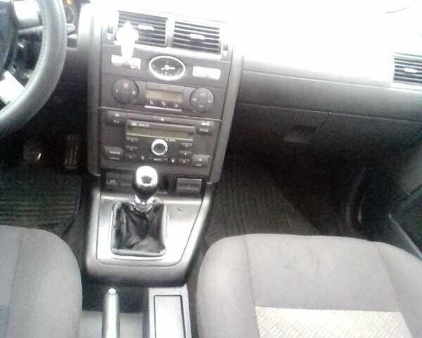 Серый Форд Мондео, объемом двигателя 2 л и пробегом 384 тыс. км за 3950 $, фото 4 на Automoto.ua