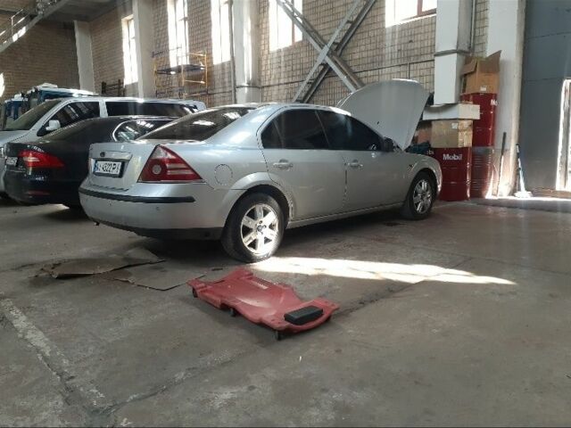 Сірий Форд Мондео, об'ємом двигуна 2 л та пробігом 300 тис. км за 1350 $, фото 2 на Automoto.ua