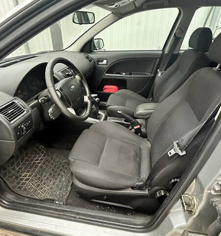 Сірий Форд Мондео, об'ємом двигуна 2 л та пробігом 287 тис. км за 2500 $, фото 4 на Automoto.ua