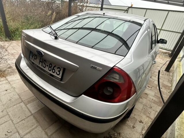 Сірий Форд Мондео, об'ємом двигуна 2 л та пробігом 287 тис. км за 1700 $, фото 2 на Automoto.ua