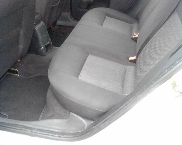 Серый Форд Мондео, объемом двигателя 2 л и пробегом 384 тыс. км за 3950 $, фото 7 на Automoto.ua