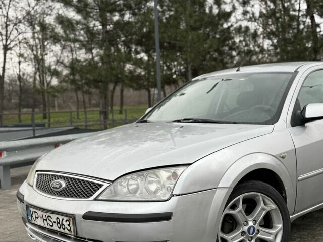 Сірий Форд Мондео, об'ємом двигуна 2 л та пробігом 268 тис. км за 1900 $, фото 2 на Automoto.ua