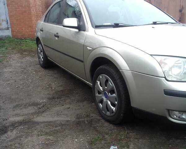 Серый Форд Мондео, объемом двигателя 2 л и пробегом 384 тыс. км за 3950 $, фото 1 на Automoto.ua