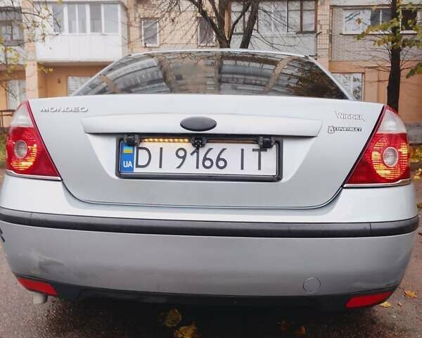 Сірий Форд Мондео, об'ємом двигуна 2.02 л та пробігом 280 тис. км за 3250 $, фото 15 на Automoto.ua