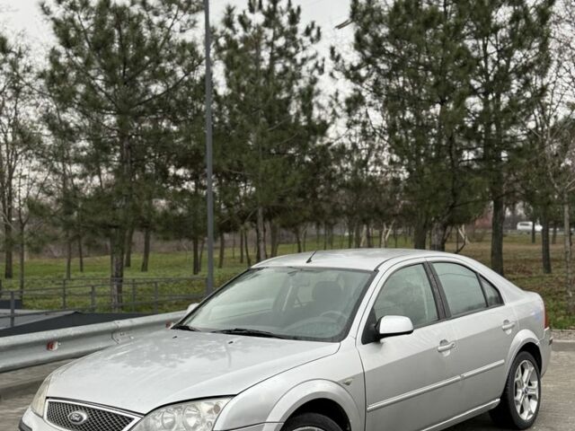 Сірий Форд Мондео, об'ємом двигуна 2 л та пробігом 268 тис. км за 1900 $, фото 1 на Automoto.ua