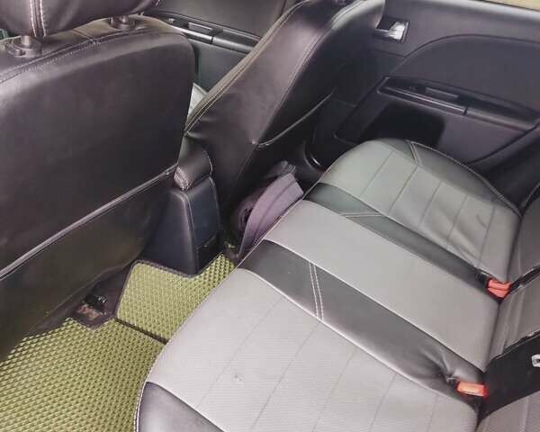Сірий Форд Мондео, об'ємом двигуна 2.02 л та пробігом 280 тис. км за 3250 $, фото 18 на Automoto.ua