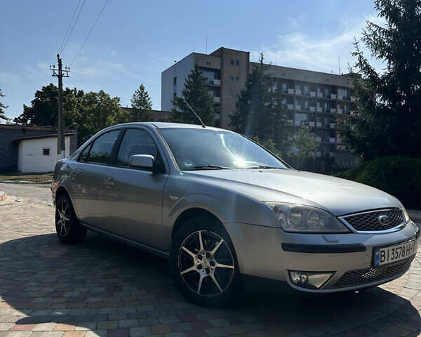 Серый Форд Мондео, объемом двигателя 2 л и пробегом 275 тыс. км за 4399 $, фото 1 на Automoto.ua