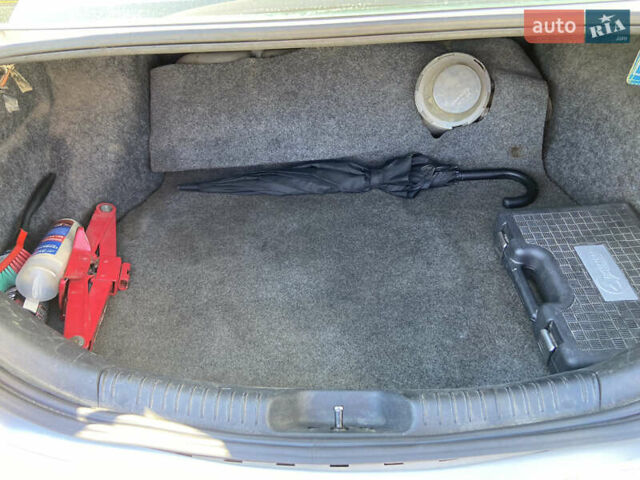 Серый Форд Мондео, объемом двигателя 2 л и пробегом 440 тыс. км за 3650 $, фото 18 на Automoto.ua