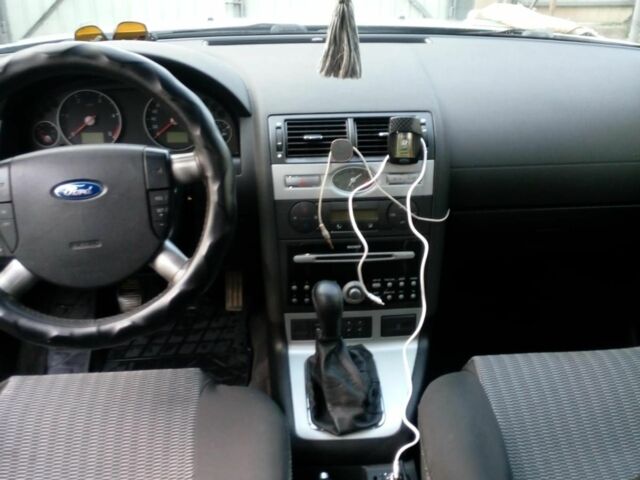 Серый Форд Мондео, объемом двигателя 2 л и пробегом 300 тыс. км за 3500 $, фото 5 на Automoto.ua