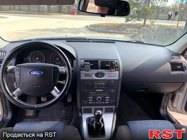 Серый Форд Мондео, объемом двигателя 2 л и пробегом 221 тыс. км за 3200 $, фото 6 на Automoto.ua