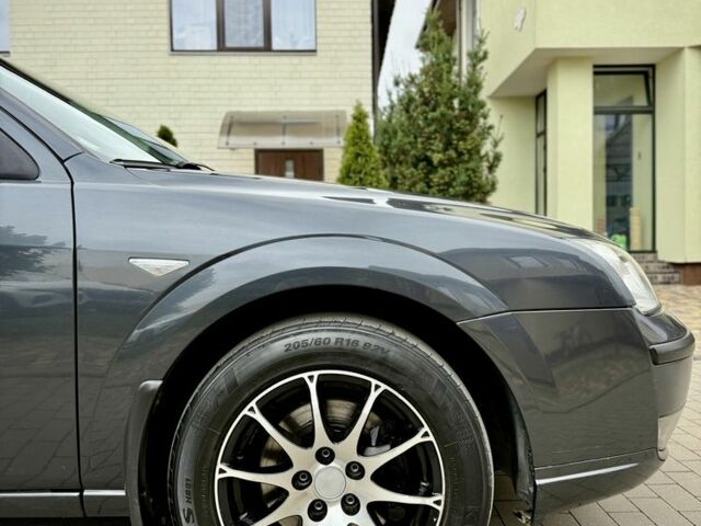 Сірий Форд Мондео, об'ємом двигуна 2 л та пробігом 261 тис. км за 4200 $, фото 7 на Automoto.ua