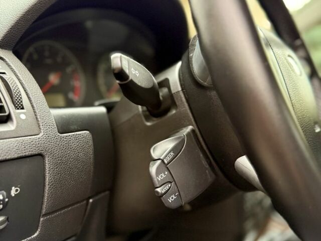 Сірий Форд Мондео, об'ємом двигуна 2 л та пробігом 261 тис. км за 4200 $, фото 14 на Automoto.ua