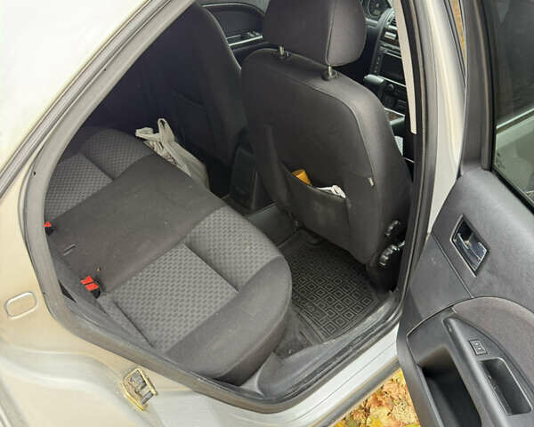 Серый Форд Мондео, объемом двигателя 2 л и пробегом 208 тыс. км за 4500 $, фото 9 на Automoto.ua