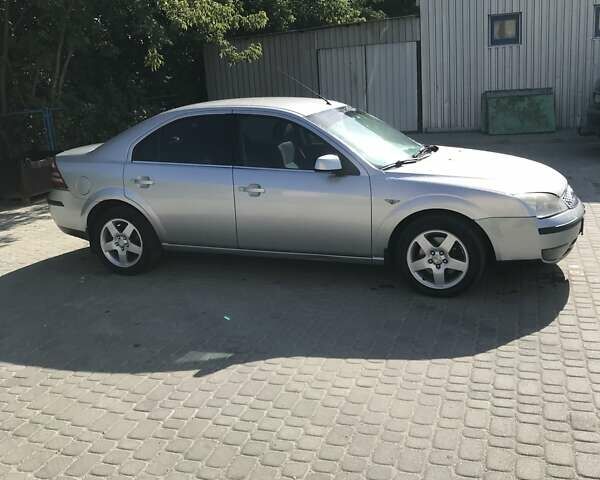 Серый Форд Мондео, объемом двигателя 2 л и пробегом 296 тыс. км за 4500 $, фото 2 на Automoto.ua