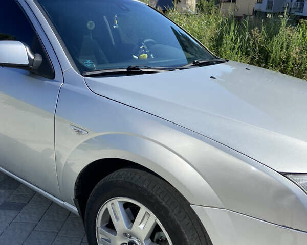 Серый Форд Мондео, объемом двигателя 2 л и пробегом 440 тыс. км за 3650 $, фото 2 на Automoto.ua