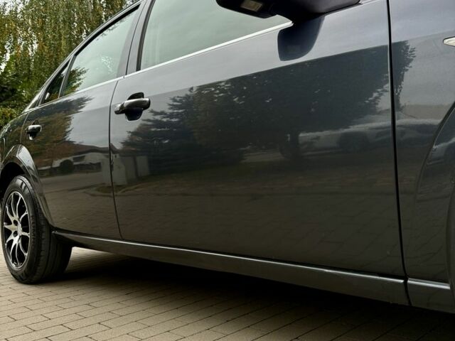 Сірий Форд Мондео, об'ємом двигуна 2 л та пробігом 261 тис. км за 4200 $, фото 8 на Automoto.ua